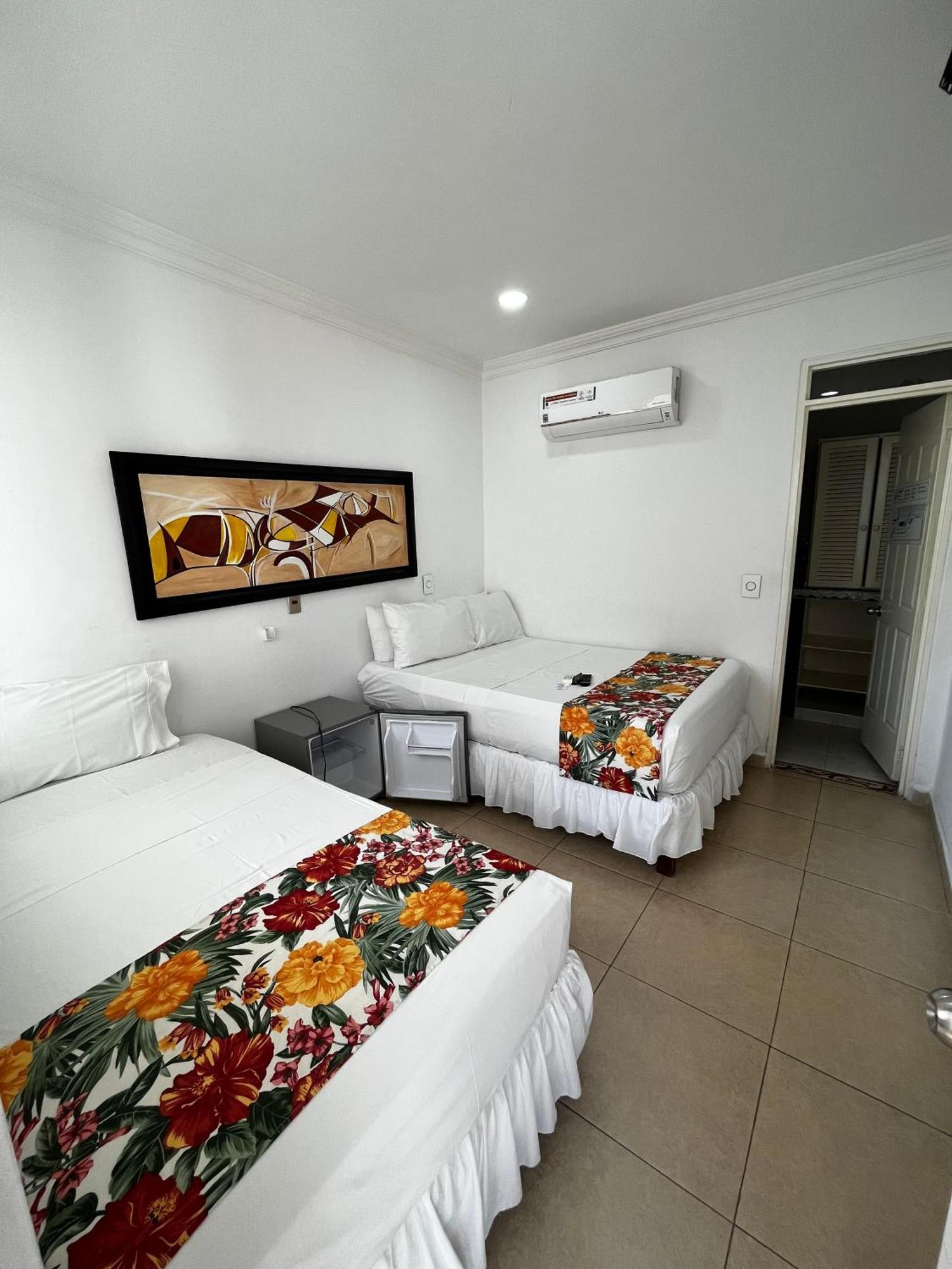 Hotel Zamba Жирардо Екстер'єр фото